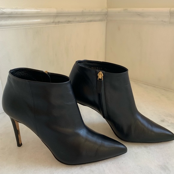 Gucci  Leather Bootie approx 3 1/4 in. heel. - Picture 3 of 8